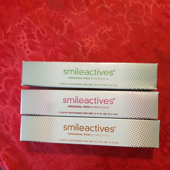 smileactives Other - Smileactives tooth whitening pen